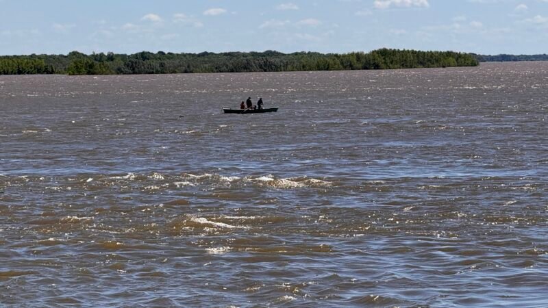 YA SON TRES LAS PLAYAS INHABILITADAS EN LA CAPITAL POR EL AVANCE DEL RÍO PARANÁ
